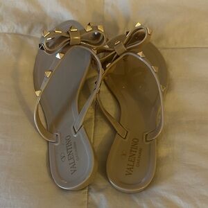 Women's Tan Bow Sandals with gold studs